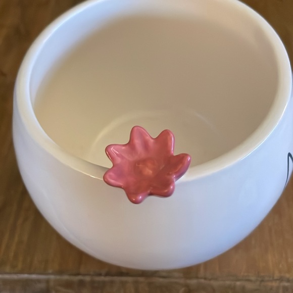 Rae Dunn “MOM” 3D Cute Pink Flower and Pink Handle Mug NWOT (14) - Picture 5 of 8